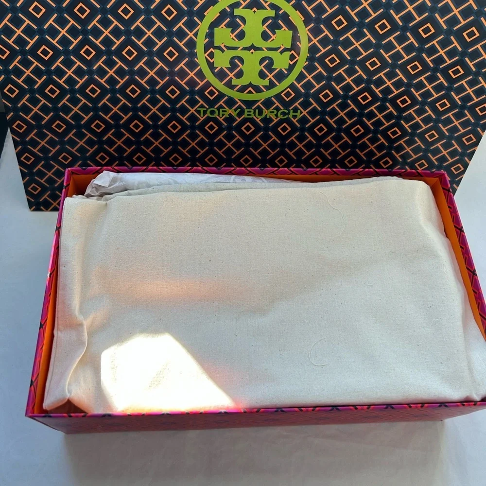 Tory Burch Miller Soft Leather Sandals Size 8 Light Makeup